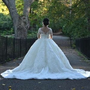 Beautiful wedding dress with underskirt